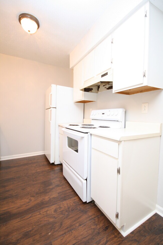 Photo - 104 Westscott Dr