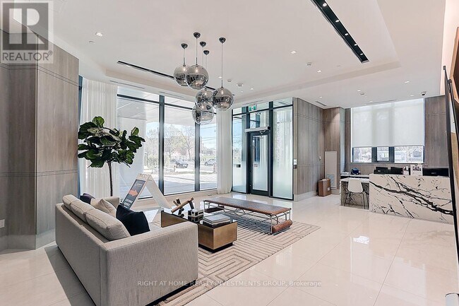 Photo - 250 Lawrence Ave W Unité 503