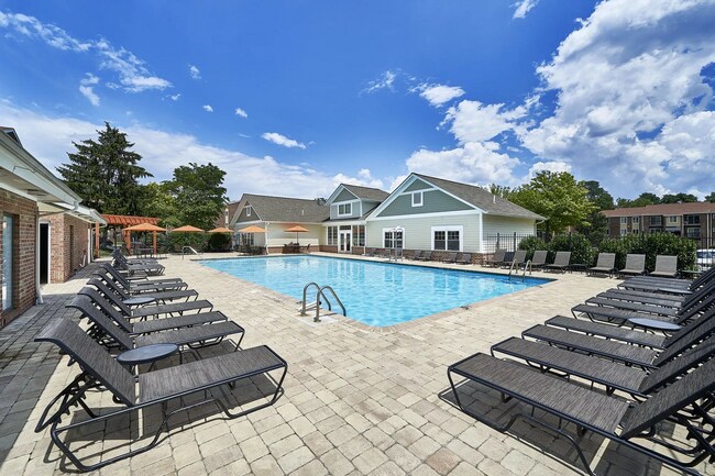 Pool - Willowdale Crossing Apartments