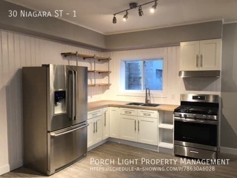 Building Photo - 1 Bedroom Main Floor of Duplex - Private L... Unit 1