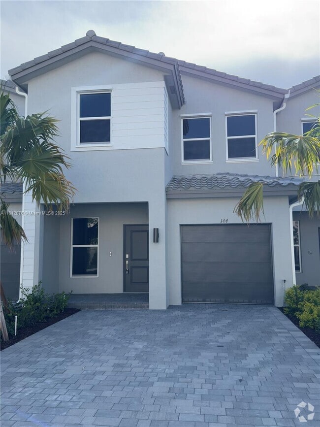 Building Photo - 144 SW 184th Way Rental