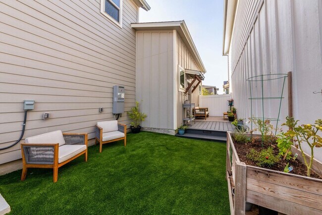 Photo - 7812 Moody Bend