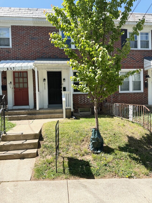 FRONT - 815 Union St Townhome