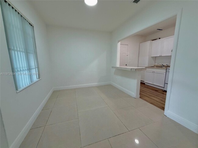 Photo - 435 NW 44th Ave Unit FRONT