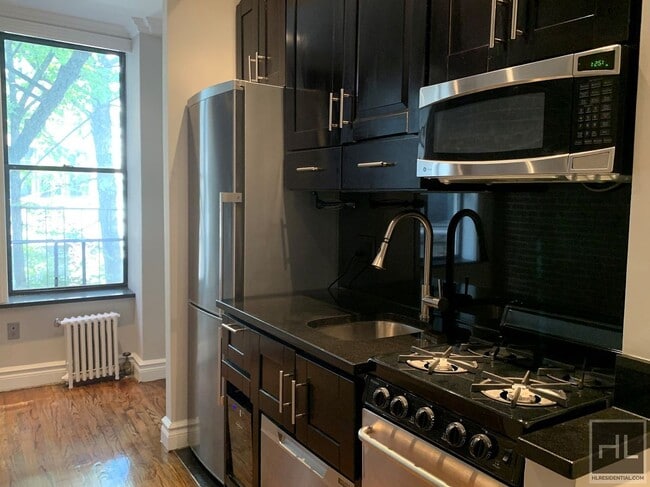 Photo - East 102nd Street Unidad 4D