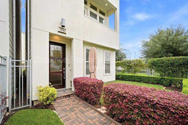 Photo - 3131 Leeland St