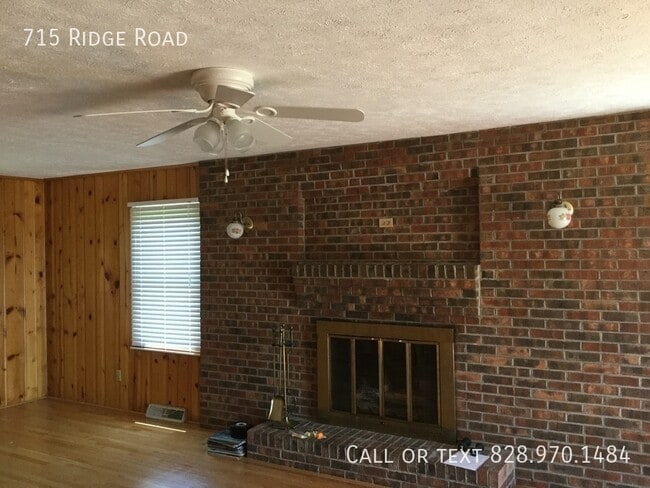Photo - 715 Ridge Rd