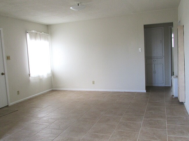 Photo - 500 W Vananda Ave