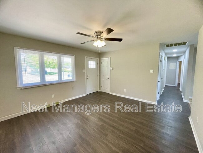 Photo - 6005 Blairmore Pl