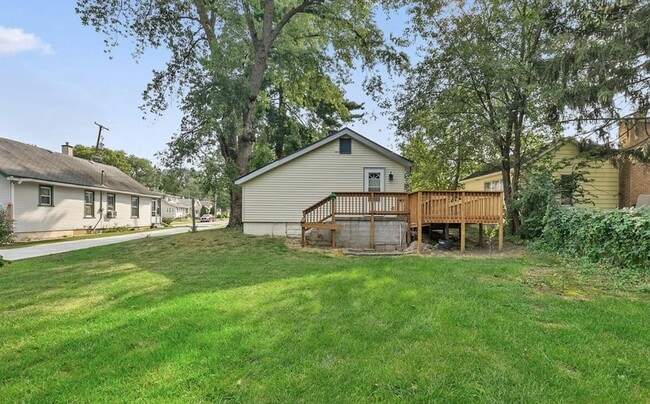 Photo - 2115 Oakwood Ave NE