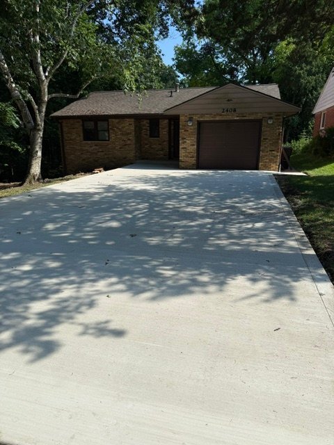 Building Photo - 3408 N Grandview Dr