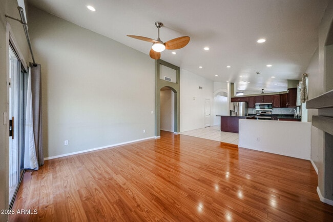 Photo - 503 W Kelton Ln