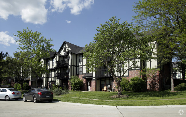 Sherman Square Apartments - Sherman Square Apartments