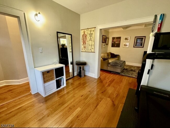 Photo - 10 Willowdale Ave