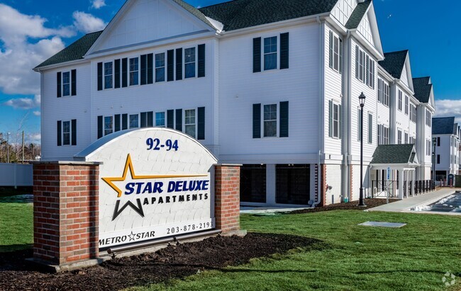 Building Photo - Star Deluxe Milford Rental