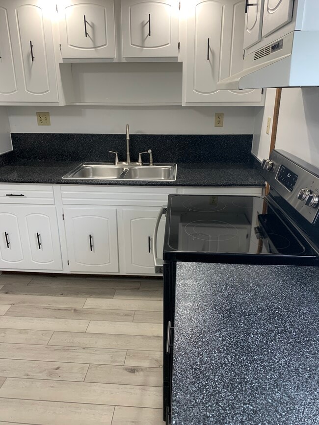 Photo - 1420 Maricopa Dr Unit Available