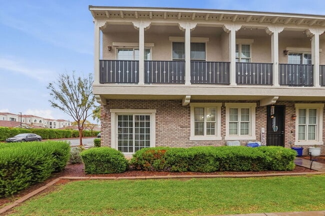 3613 E Edna Dr
