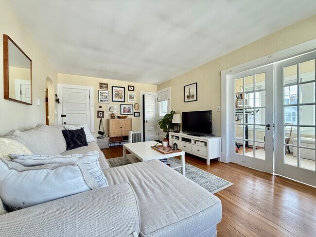 Building Photo - 32 Quincy St Unit 32