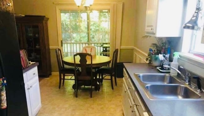 Photo - 2922 Temperance Dr