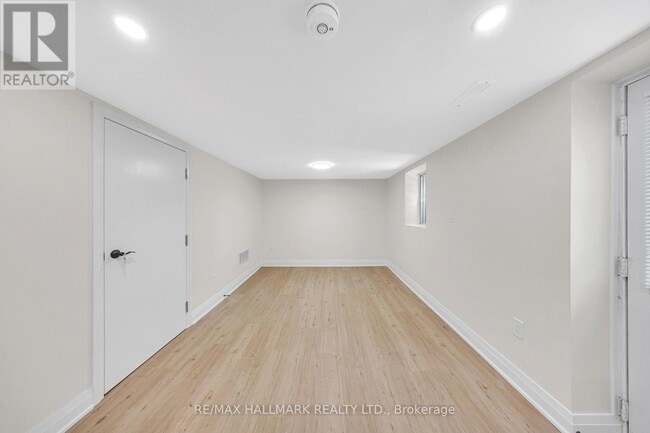 Photo - 28 Furlong Ct Unit 2