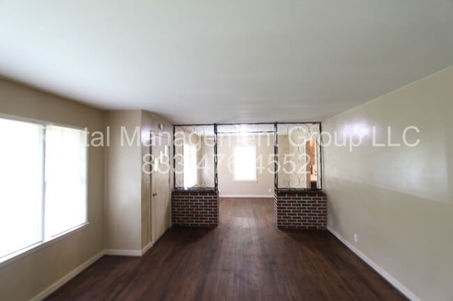 Photo - 533 Jalna Rd