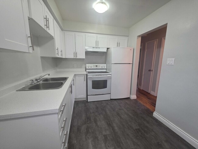 Photo - 672 Division St Unit 3