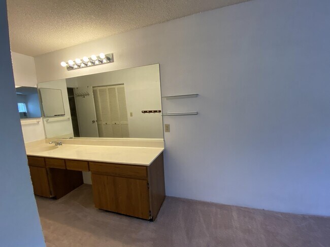 Photo - 98-597-597 Kilinoe St