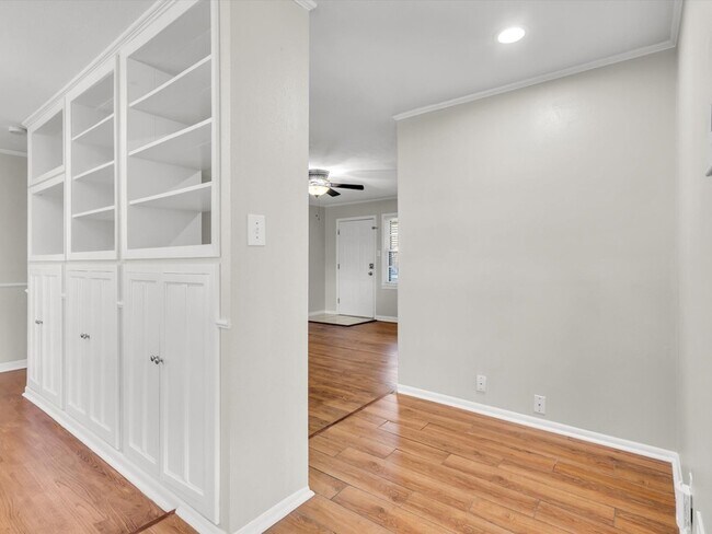 Photo - 3404 Cromart Ave