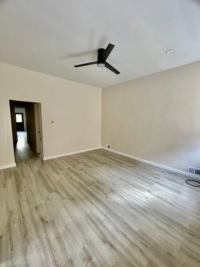 112 Hemlock St Unit 1