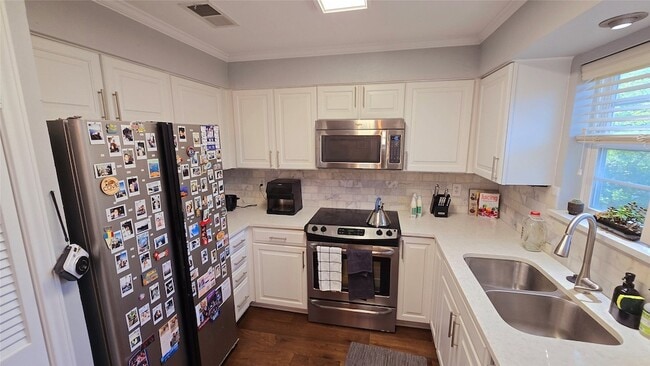 Photo - 3311 Blackburn St Unidad 109