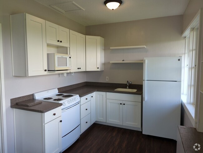Building Photo - 1 Clearview Ave Unit 1 Clearview Ave Apt B