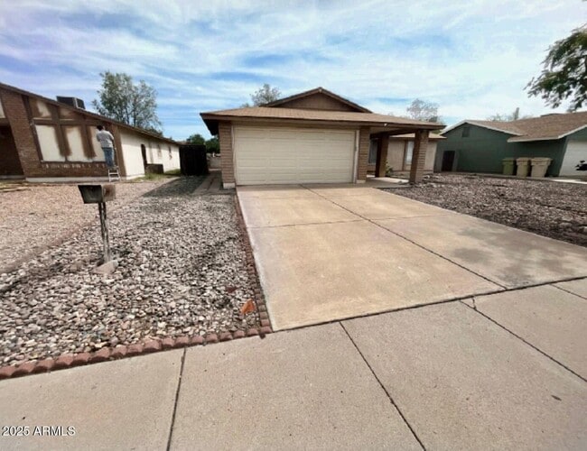 Building Photo - 6231 W Zoe Ella Way