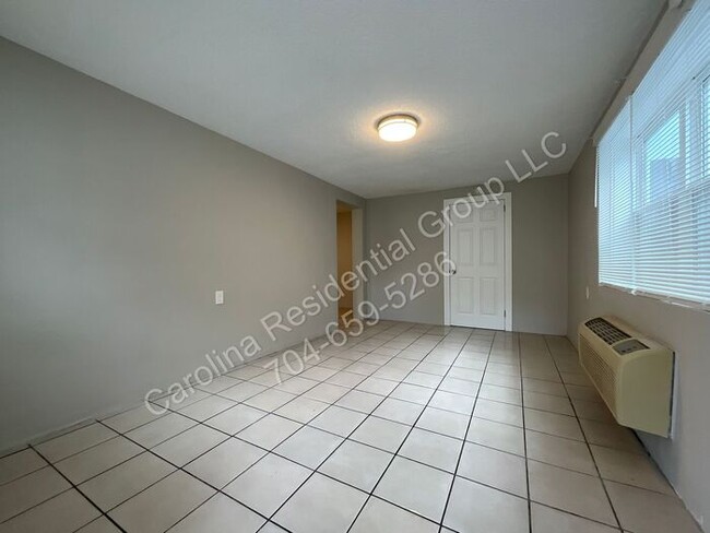 Photo - 259 Jefferson Ct NE