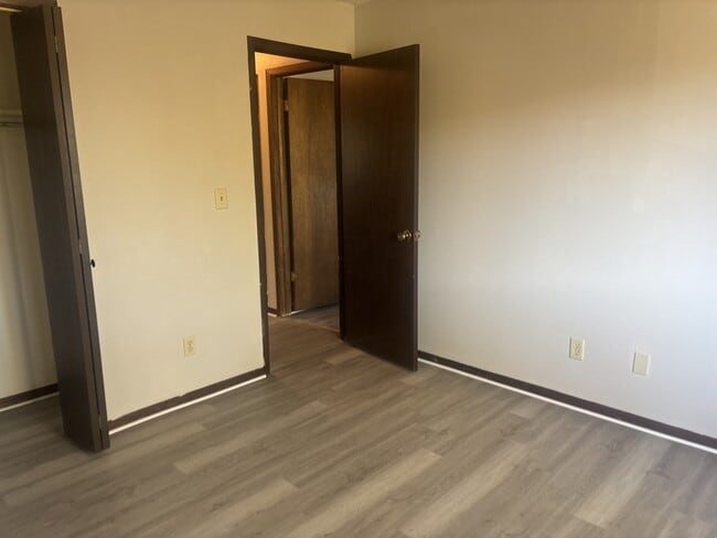 Photo - 1520 Oak Ridge Ln SE