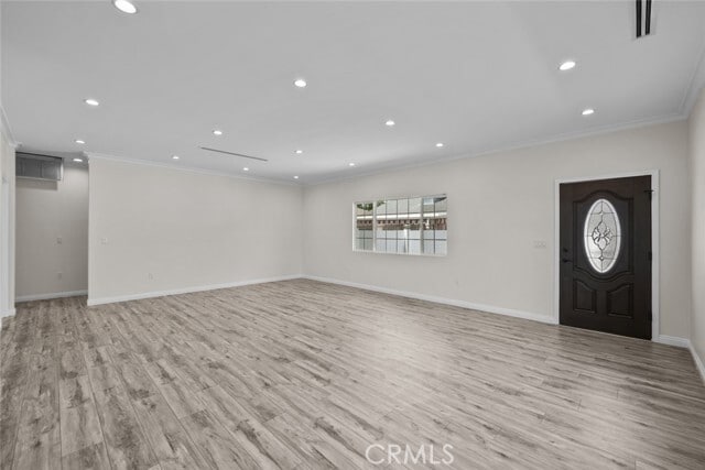 Photo - 11250 Saticoy St
