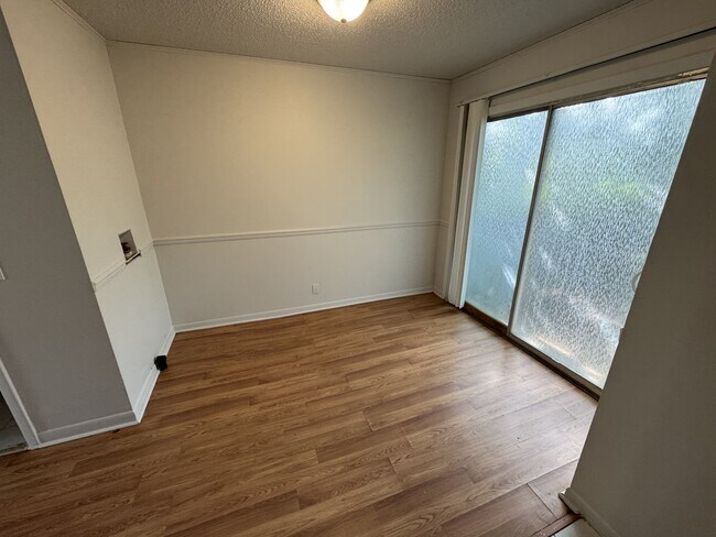 Photo - 441 Harding Pl