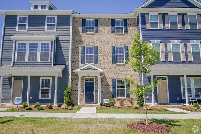Building Photo - Townhome | First Floor Bonus Room | Single...