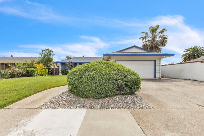 Photo - 6630 Lindbrook Way