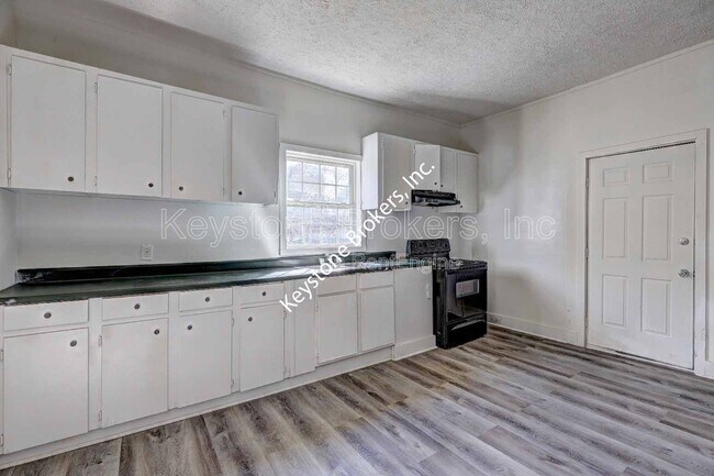 Photo - 760 Magnolia Dr