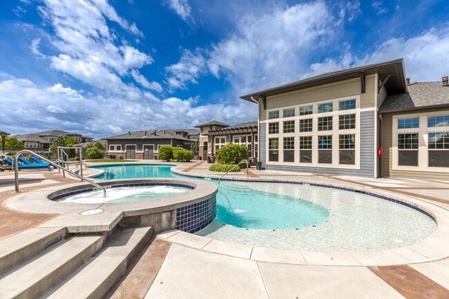 Building Photo - Outlook Littleton