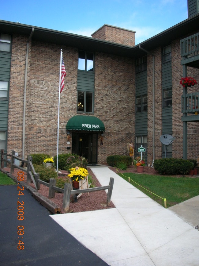 Building entrance - River Park Terrace Apartments