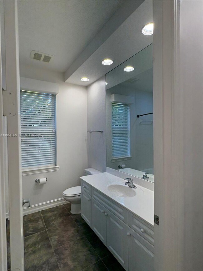 Photo - 18265 SE Ridgeview Dr