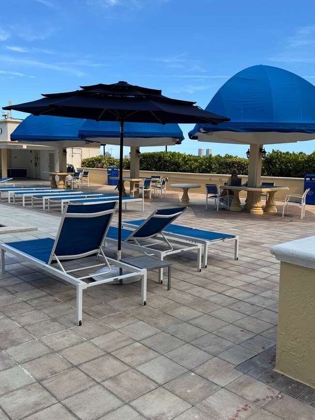 Photo - 7601 E Treasure Dr Unit 717