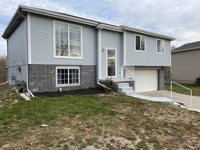 Building Photo - Beautiful Home in Bellevue for Rent!!!