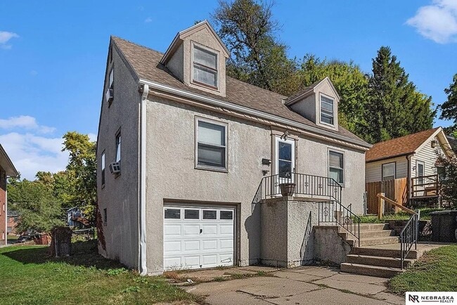 Building Photo - 4520 Lafayette Ave Unit Top Floor