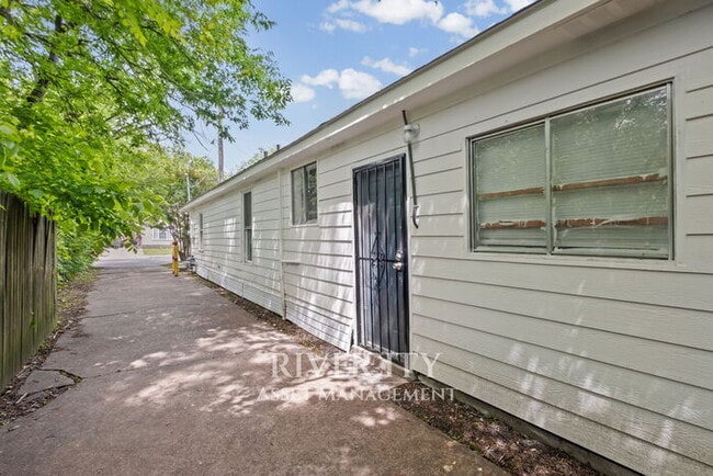 Photo - A MUST SEE IN 38108 !!!! SECTION 8 WELCOMED !!!!!! GIVE US A CALL !!!!!