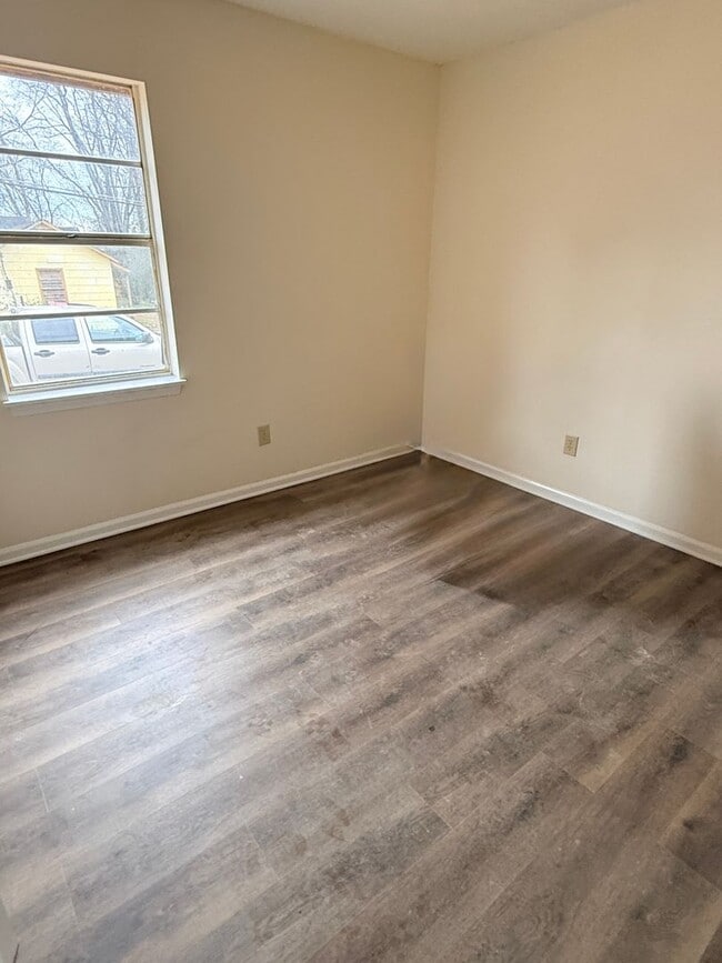 Photo - 4 bedroom 2 bath HOUSE!