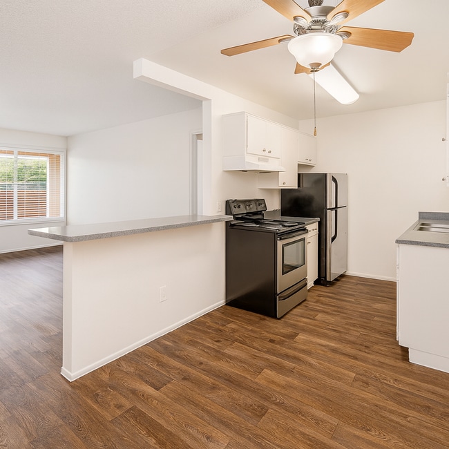 Photo - College Town Tucson