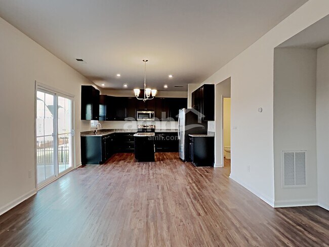 Photo - 5057 Twin River Dr