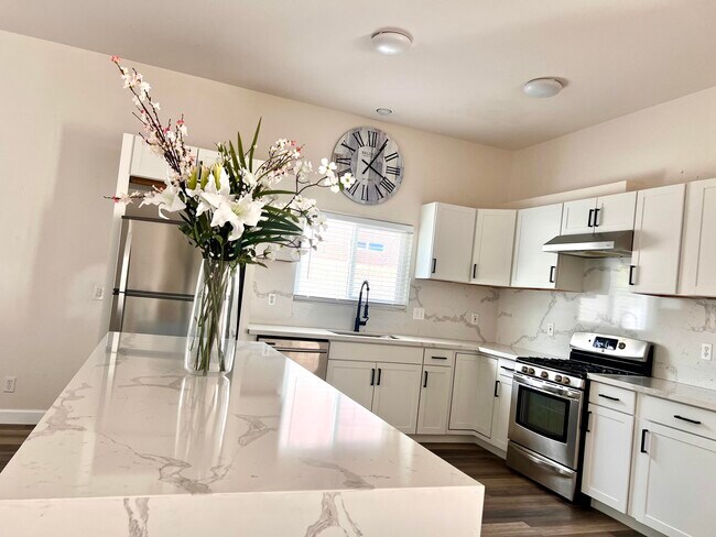 Photo - 9762 Palm Dr